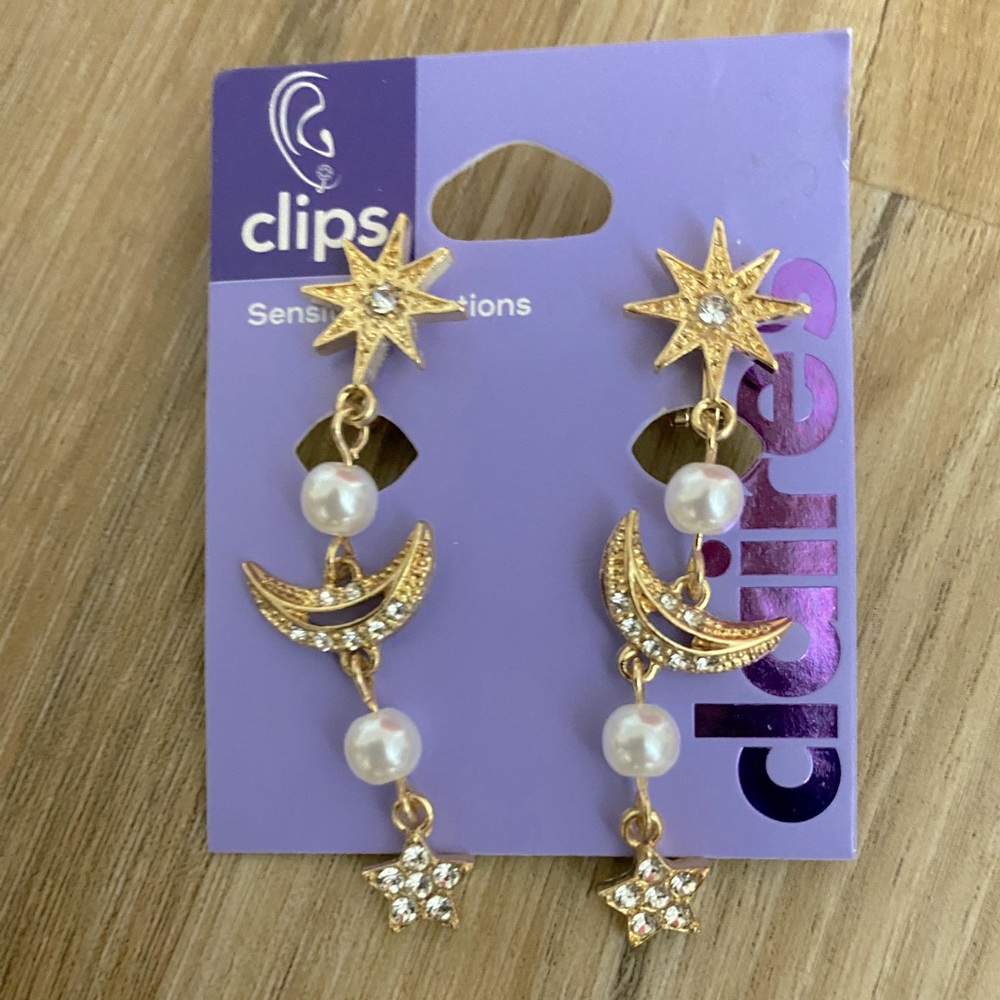 🤩🤩Clip On Claire’s Sensitive Moon & Stars Drop Gold Pearl Earrings